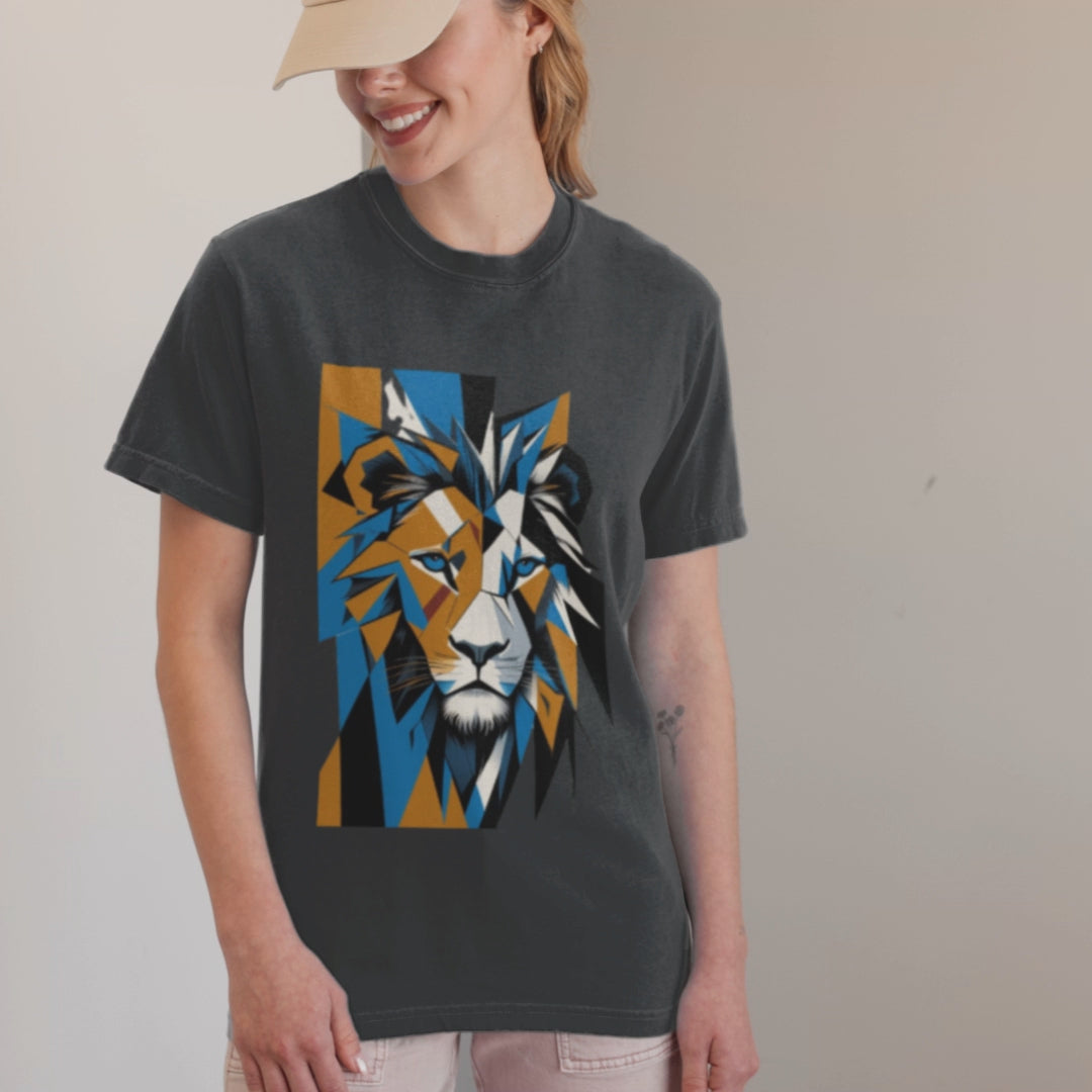 Geometric Lion T-Shirt – Bold Abstract Animal Graphic Tee – Modern Wildlife Unisex Shirt – Artistic Lion Gift